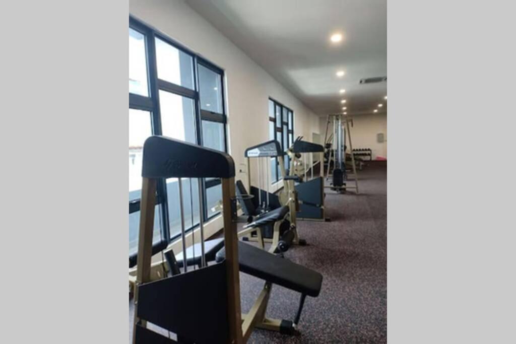 Apple Home 2 at Menara Simfoni, King Size Bed, Cheras, Nexflix, Wifi, Parking Seri Kembangan Luaran gambar