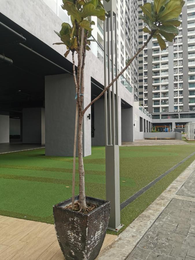 Apple Home 2 at Menara Simfoni, King Size Bed, Cheras, Nexflix, Wifi, Parking Seri Kembangan Luaran gambar