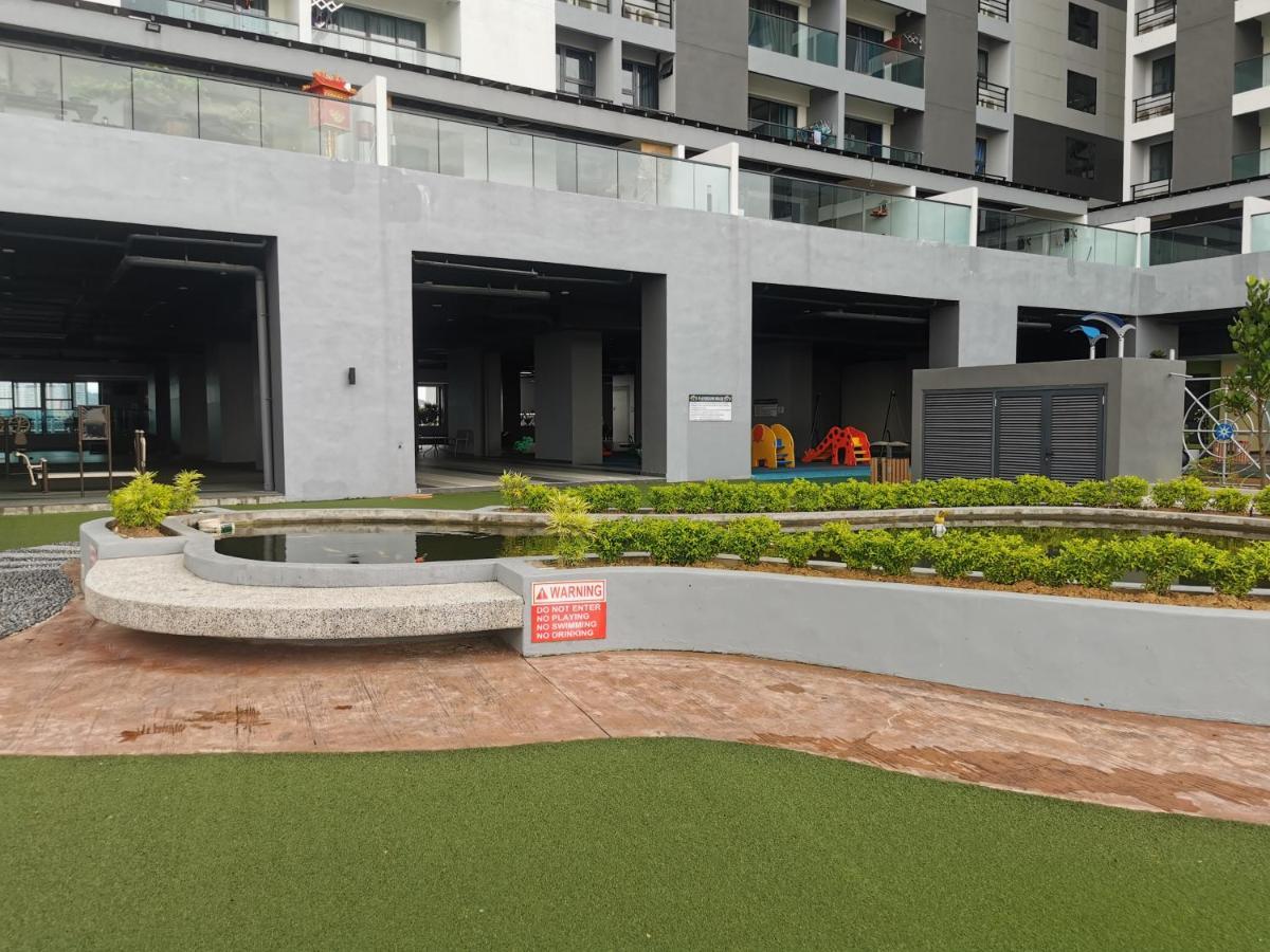 Apple Home 2 at Menara Simfoni, King Size Bed, Cheras, Nexflix, Wifi, Parking Seri Kembangan Luaran gambar