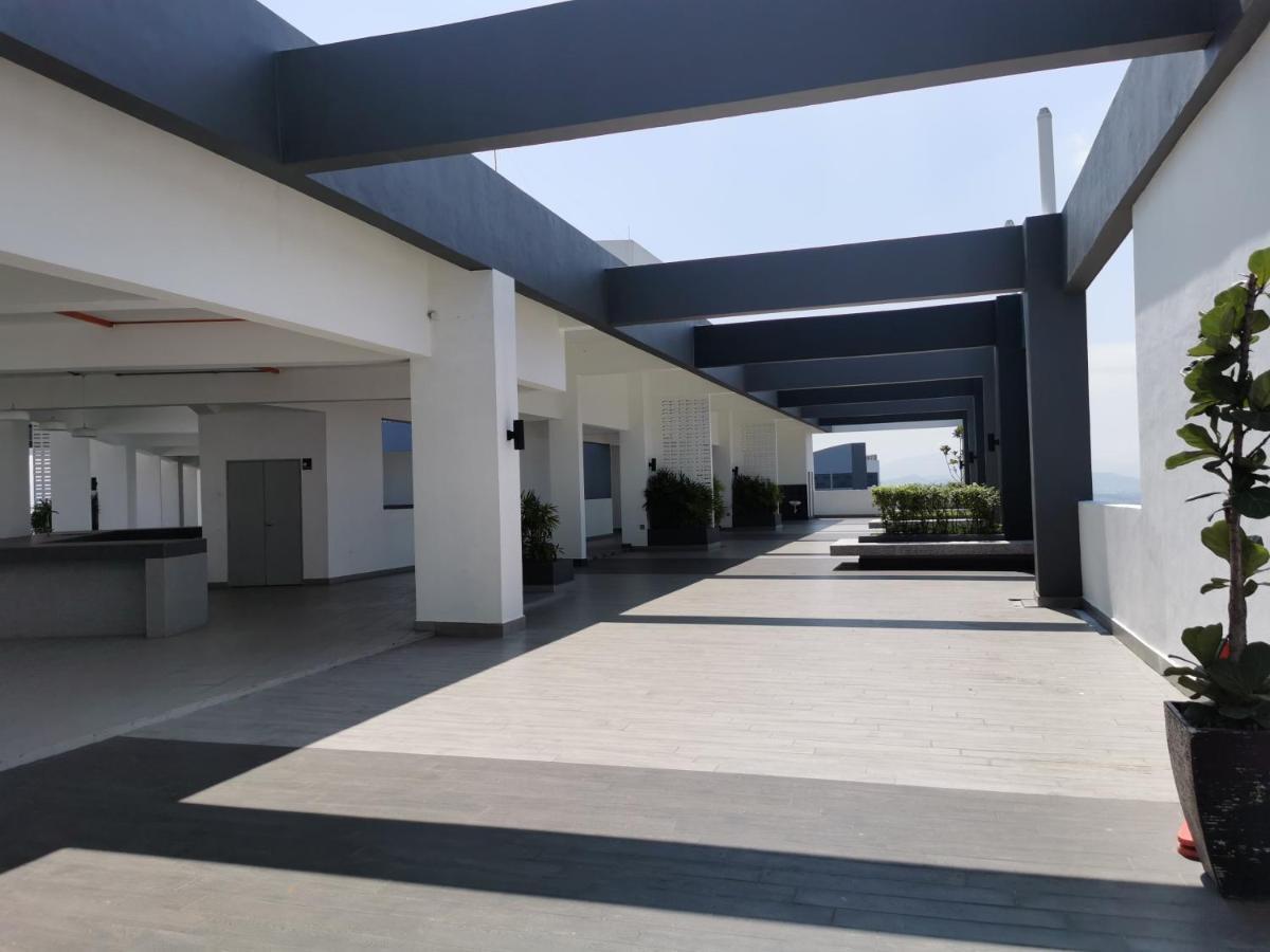 Apple Home 2 at Menara Simfoni, King Size Bed, Cheras, Nexflix, Wifi, Parking Seri Kembangan Luaran gambar